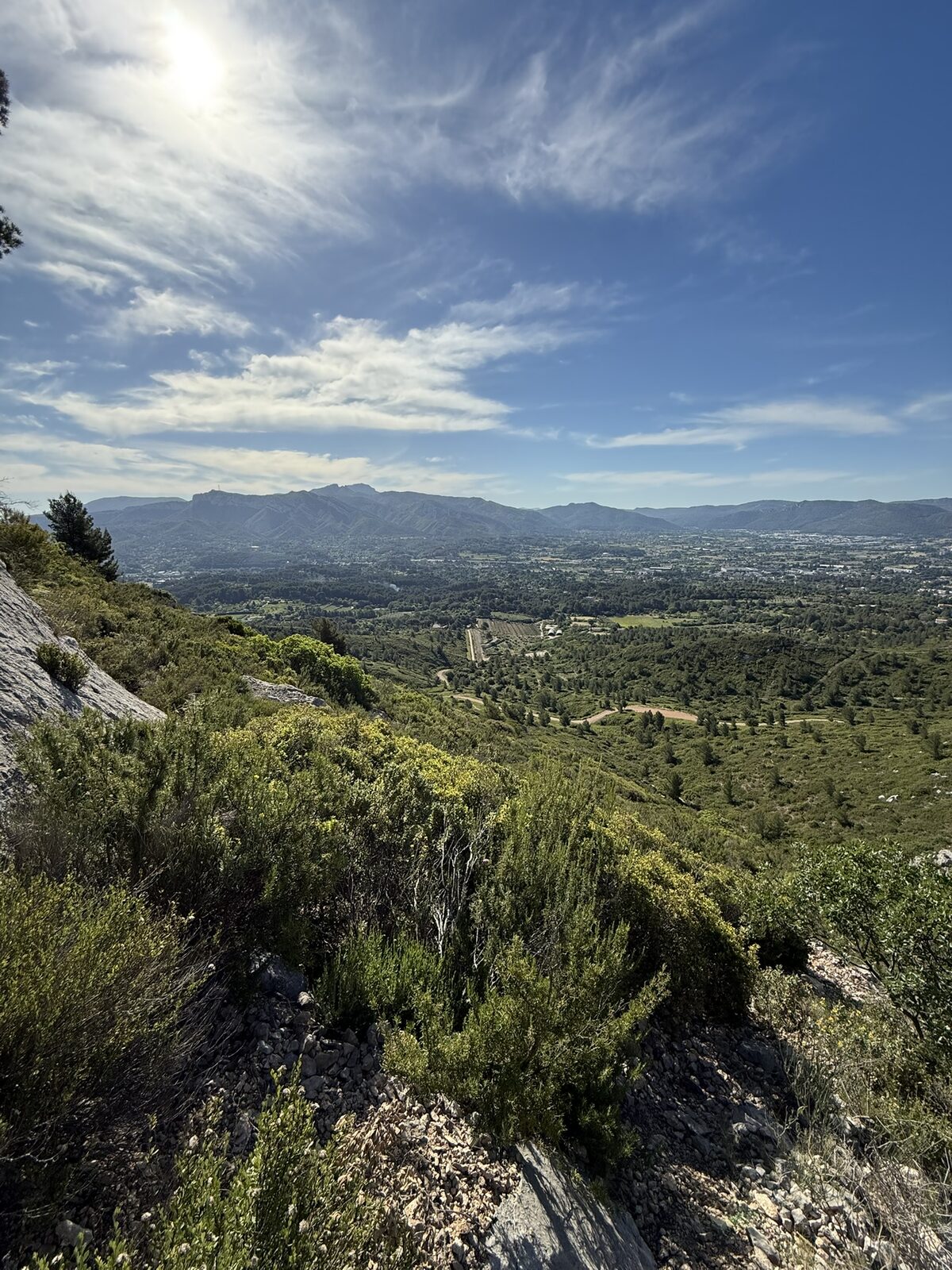 Vue sur la vallée depuis le massif du Garlaban